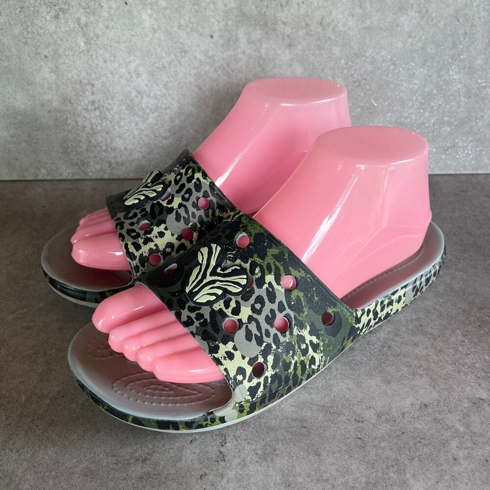 Crocs Disney Parks safari mickey camo sandals women's 7 green slides comfort
